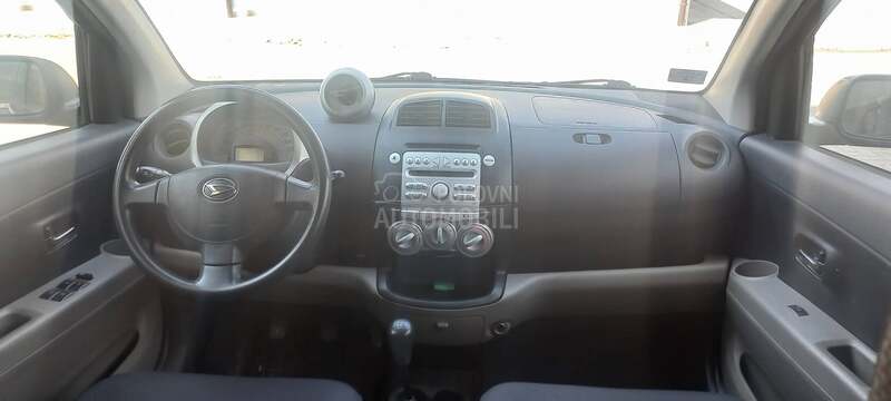 Daihatsu Sirion 13