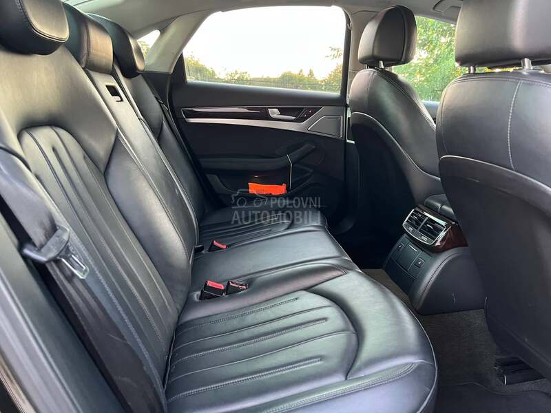 Audi A8 matrix / restaj.ling