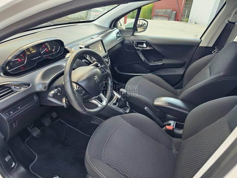 Peugeot 208 1.5hdi 100