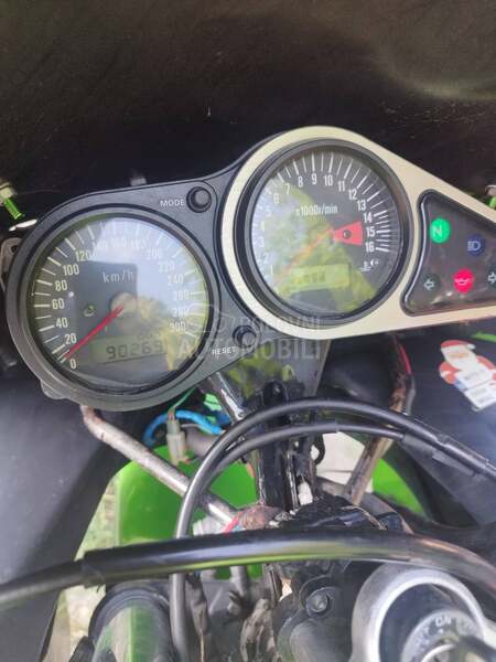 Kawasaki ZX9R