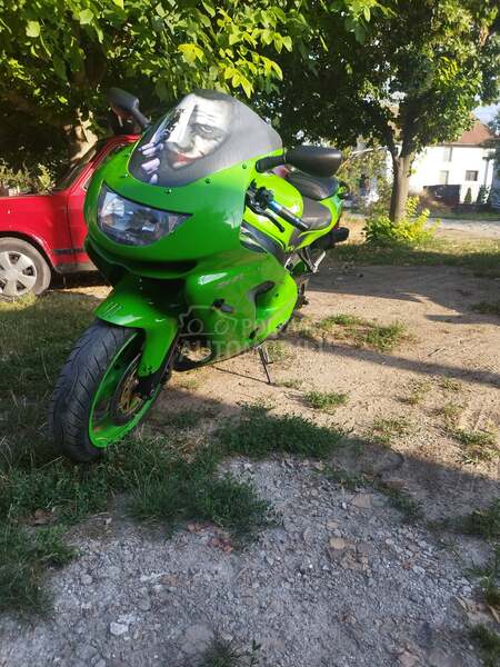 Kawasaki ZX9R