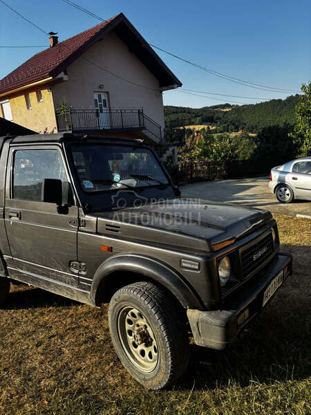Suzuki SJ Samurai 
