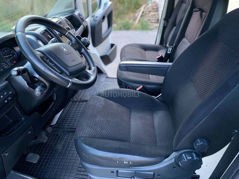 Peugeot Boxer Kombinovani 7 sedista
