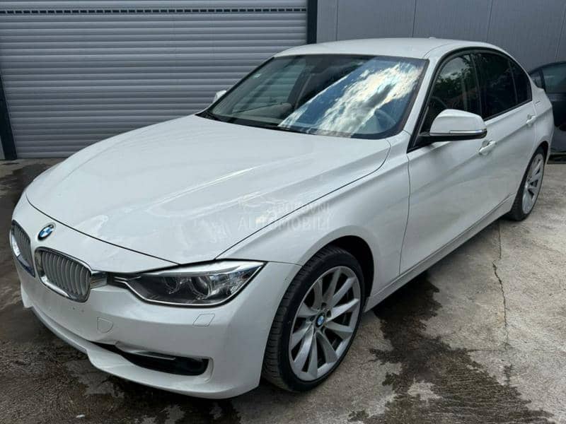 BMW 320d F30 -  kompletan auto u delovima