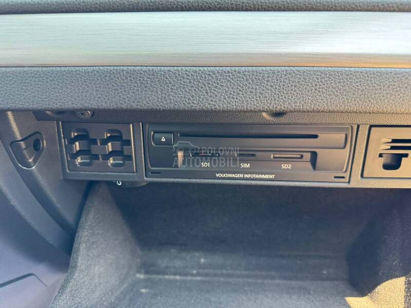 Volkswagen Golf 7 1.6 TDI LED/NAV