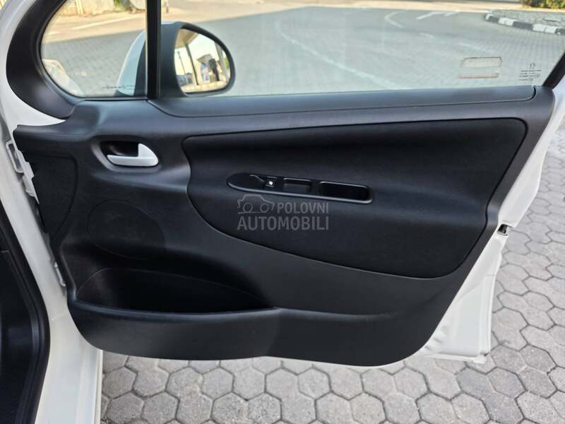 Peugeot 207 PLUS NEMA BOLJI