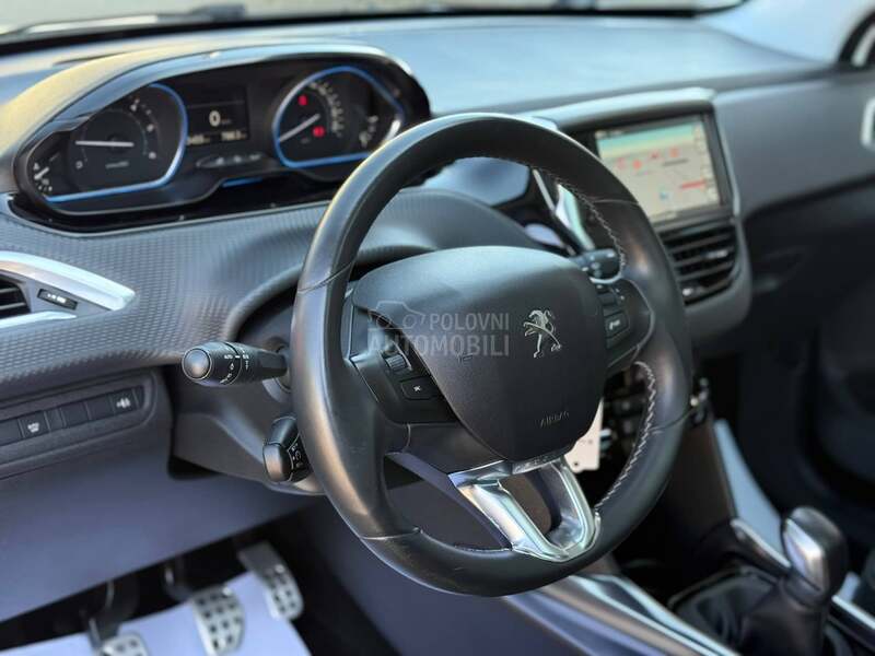 Peugeot 2008 1.6 eHDI FELINE PANO