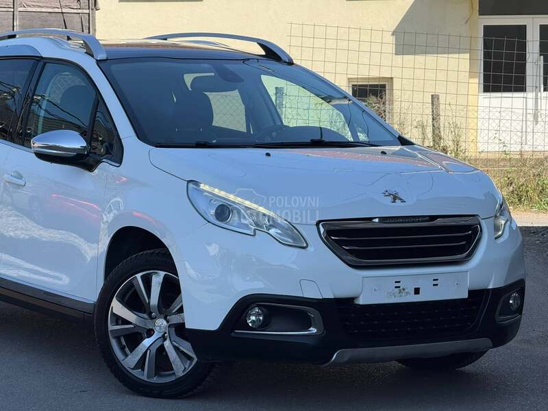 Peugeot 2008 1.6 eHDI FELINE PANO