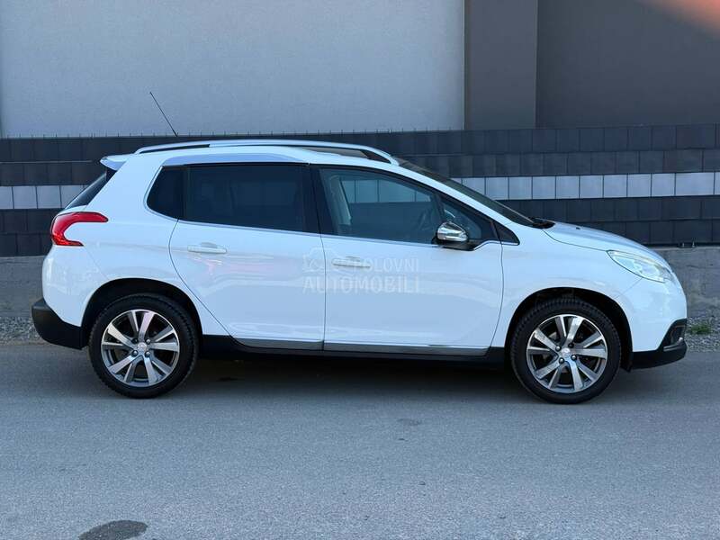 Peugeot 2008 1.6 eHDI FELINE PANO