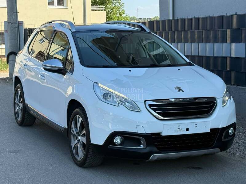 Peugeot 2008 1.6 eHDI FELINE PANO