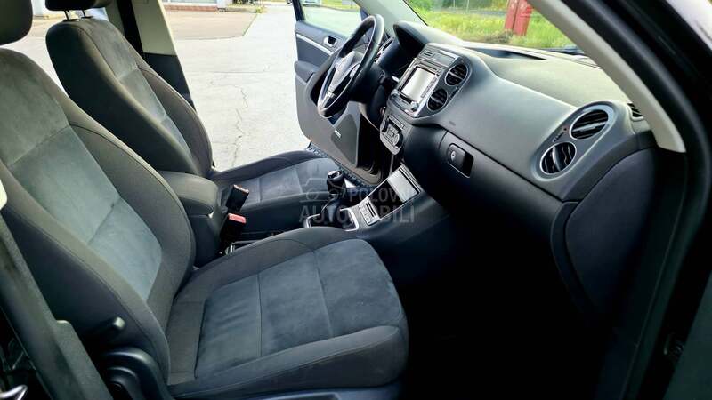 Volkswagen Tiguan 2,0TDI R-LINE NAVl