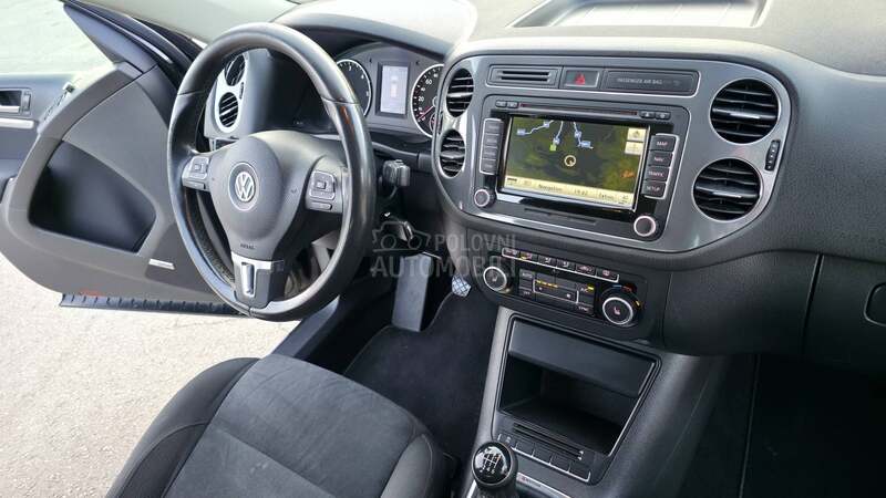 Volkswagen Tiguan 2,0TDI R-LINE NAVl