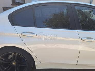 Vrata zadnja desna bela F30 za BMW 315, 316, 318 ... od 2011. do 2018. god.