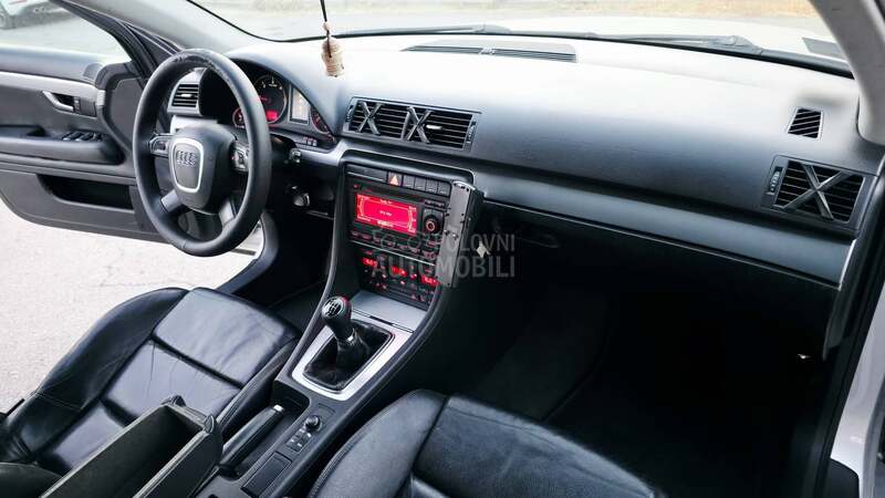 Audi A4 2,0TDI DIODA S-LINE