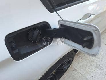 Poklopac rezervoara beli F30 za BMW 315, 316, 318 ... od 2011. do 2018. god.