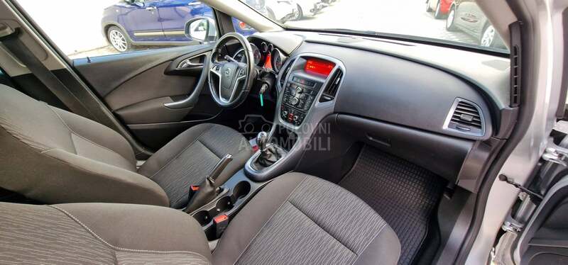 Opel Astra J 1.7 CDTI RESTAJLING