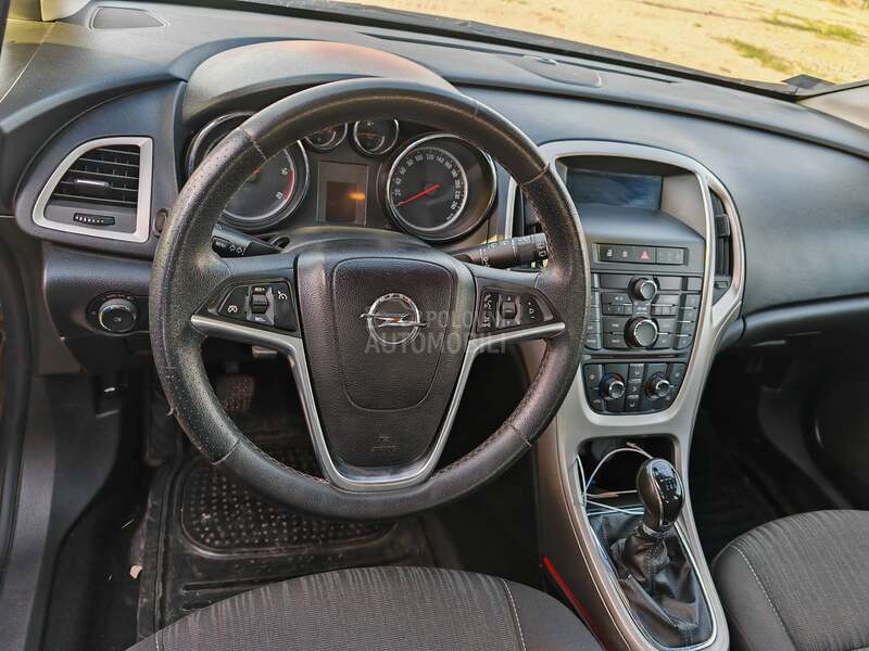 Opel Astra J 