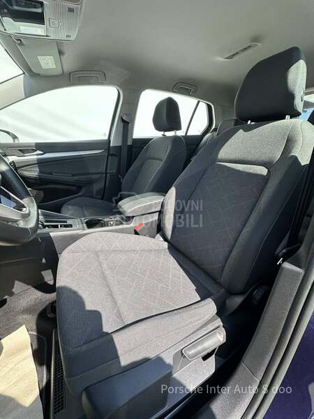 Volkswagen Golf 8 Life 1.0 eTSI DSG