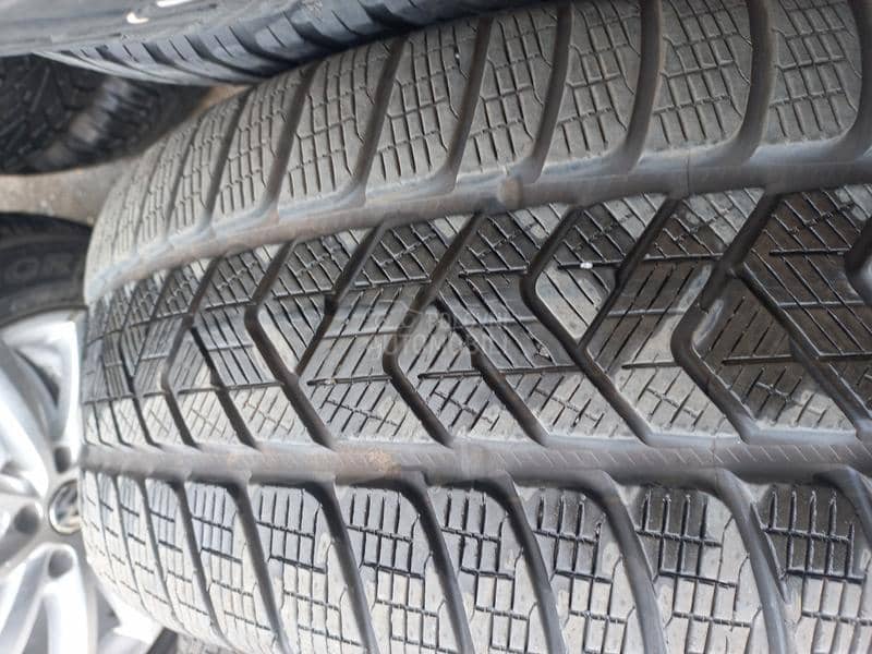Pirelli 255/55 R18 Zimska