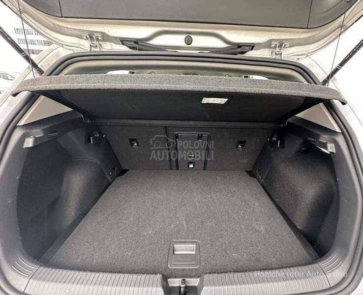 Volkswagen Golf 8 Life 1.0 eTSI DSG