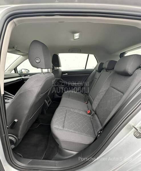 Volkswagen Golf 8 Life 1.0 eTSI DSG