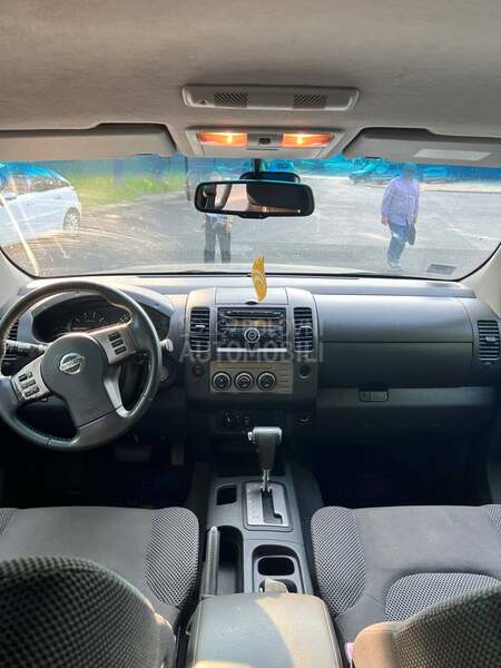 Nissan Navara D40