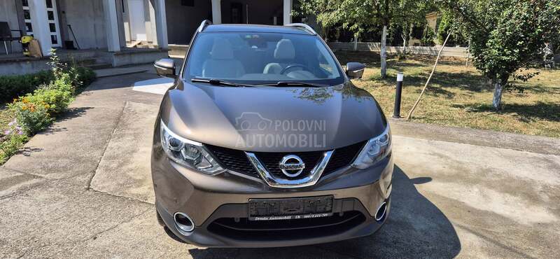 Nissan Qashqai Nav. kam. pano.