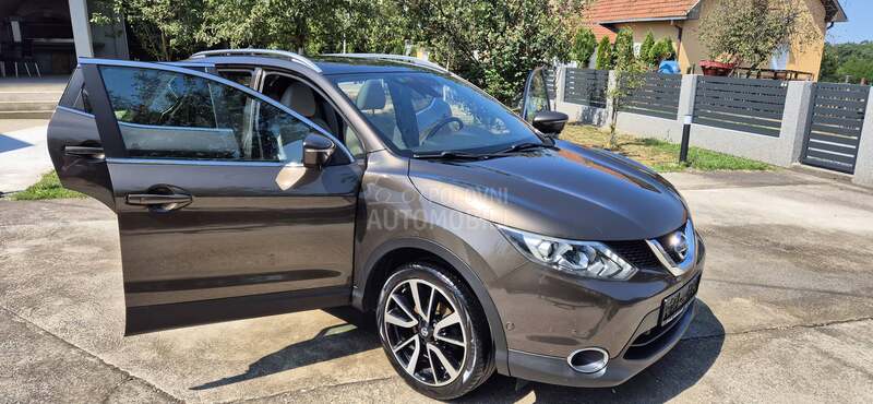 Nissan Qashqai Nav. kam. pano.