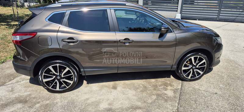 Nissan Qashqai Nav. kam. pano.