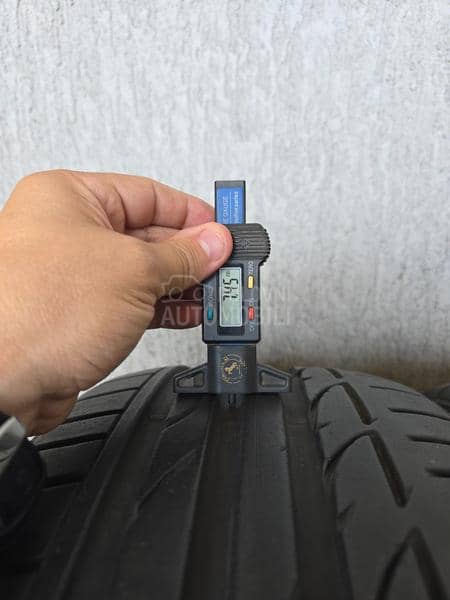 Bridgestone 225/40 R19 Letnja