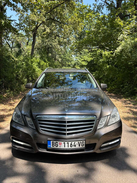 Mercedes Benz E 200 