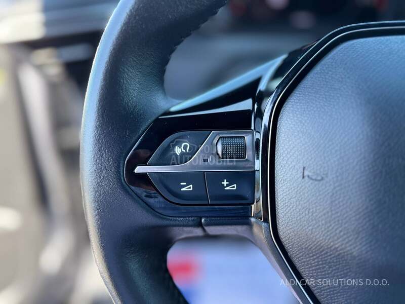 Peugeot 2008 1.2/Allure