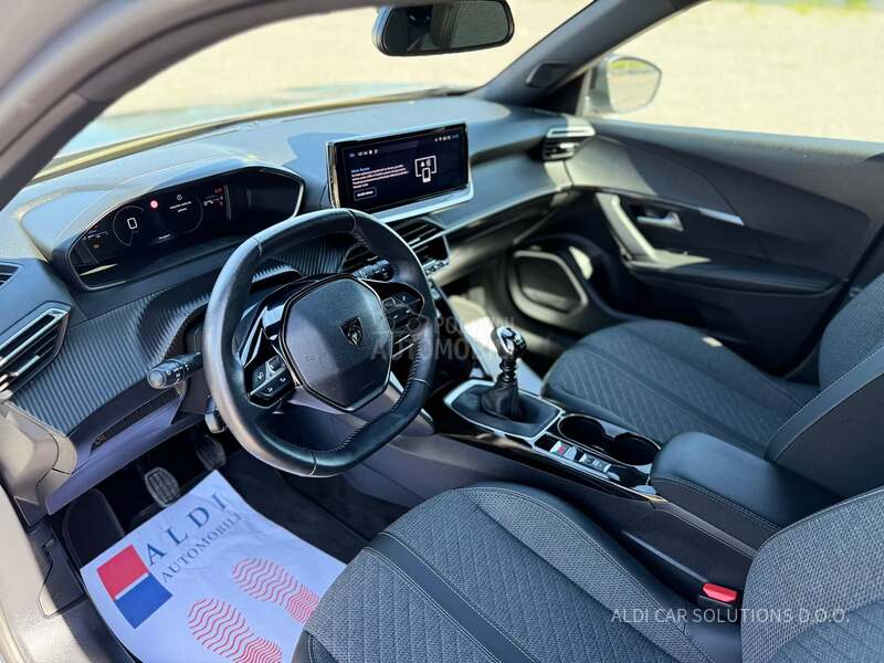 Peugeot 2008 1.2/Allure