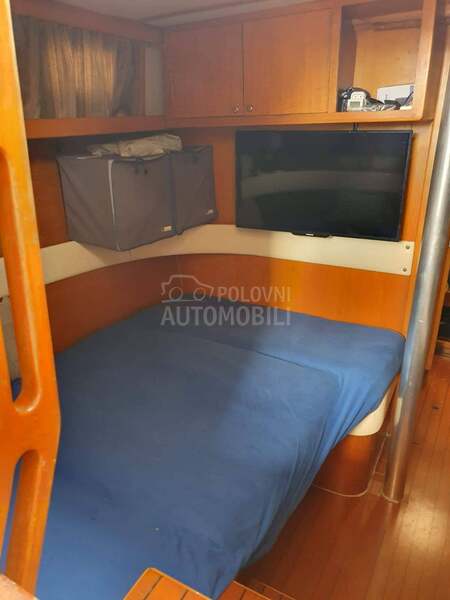 Ferretti Altura 33