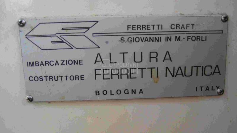 Ferretti Altura 33