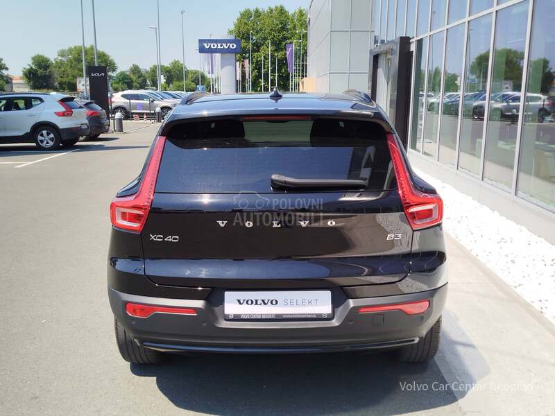 Volvo XC40 2.0 B3 PLUS DARK A/T