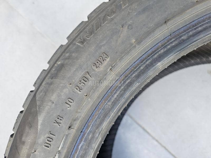 Pirelli 215/55 R17 Zimska