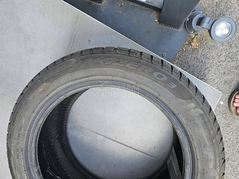 Pirelli 215/55 R17 Zimska