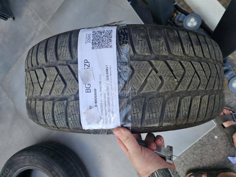 Pirelli 215/55 R17 Zimska
