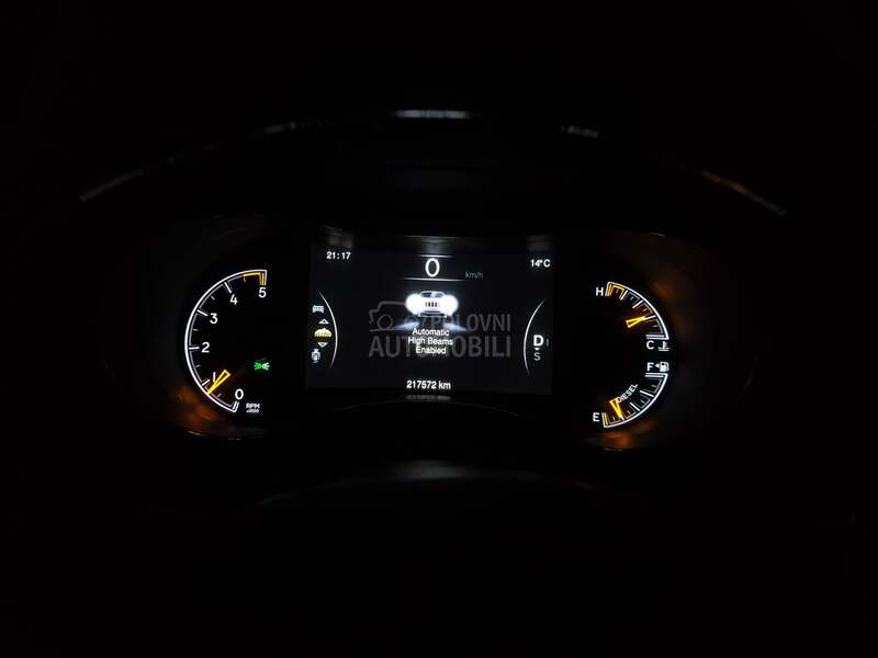 Jeep Grand Cherokee Totalni ful