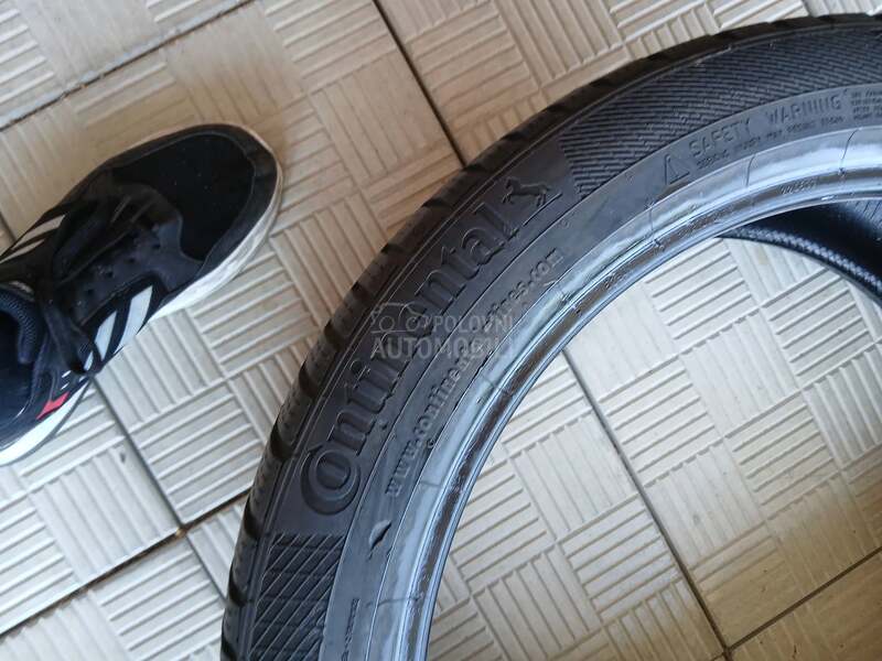Continental 225/45 R18 Zimska