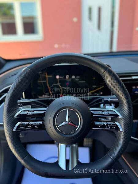 Mercedes Benz E 300 e AMG