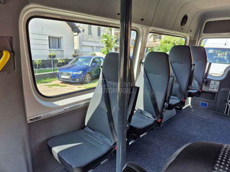 Volkswagen Crafter 2.0 TDI 9 SEDISTA KLIMA