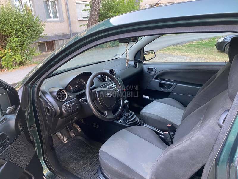 Ford Fiesta 1.3b