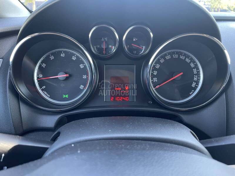 Opel Astra J 1.6
