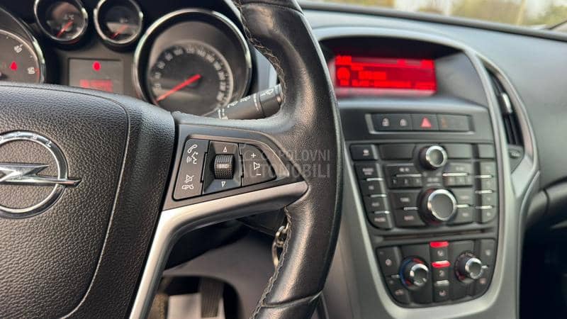 Opel Astra J 1.7CDTI COSMO/SPORT