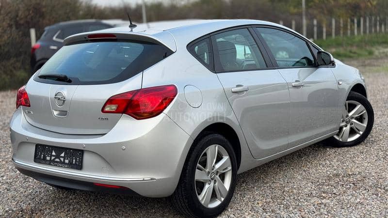 Opel Astra J 1.7CDTI COSMO/SPORT