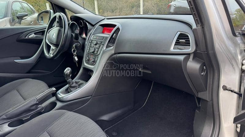 Opel Astra J 1.7CDTI COSMO/SPORT