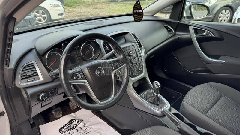 Opel Astra J 1.7CDTI COSMO/SPORT