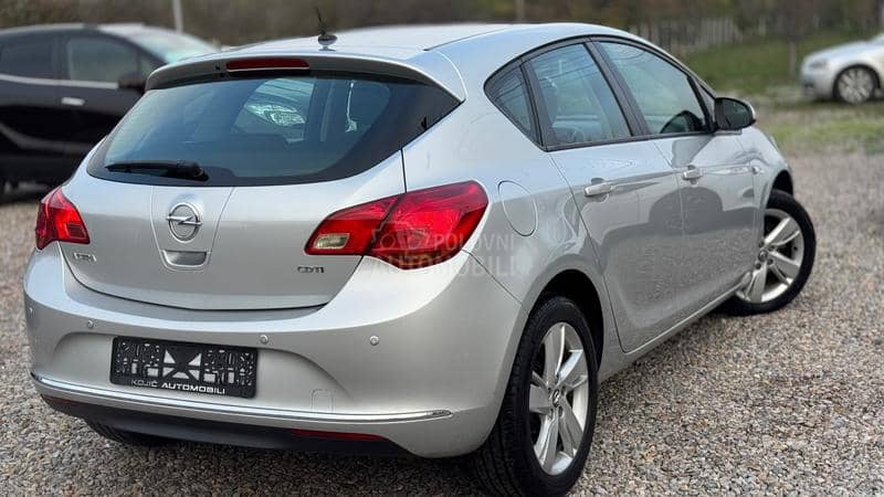 Opel Astra J 1.7CDTI COSMO/SPORT